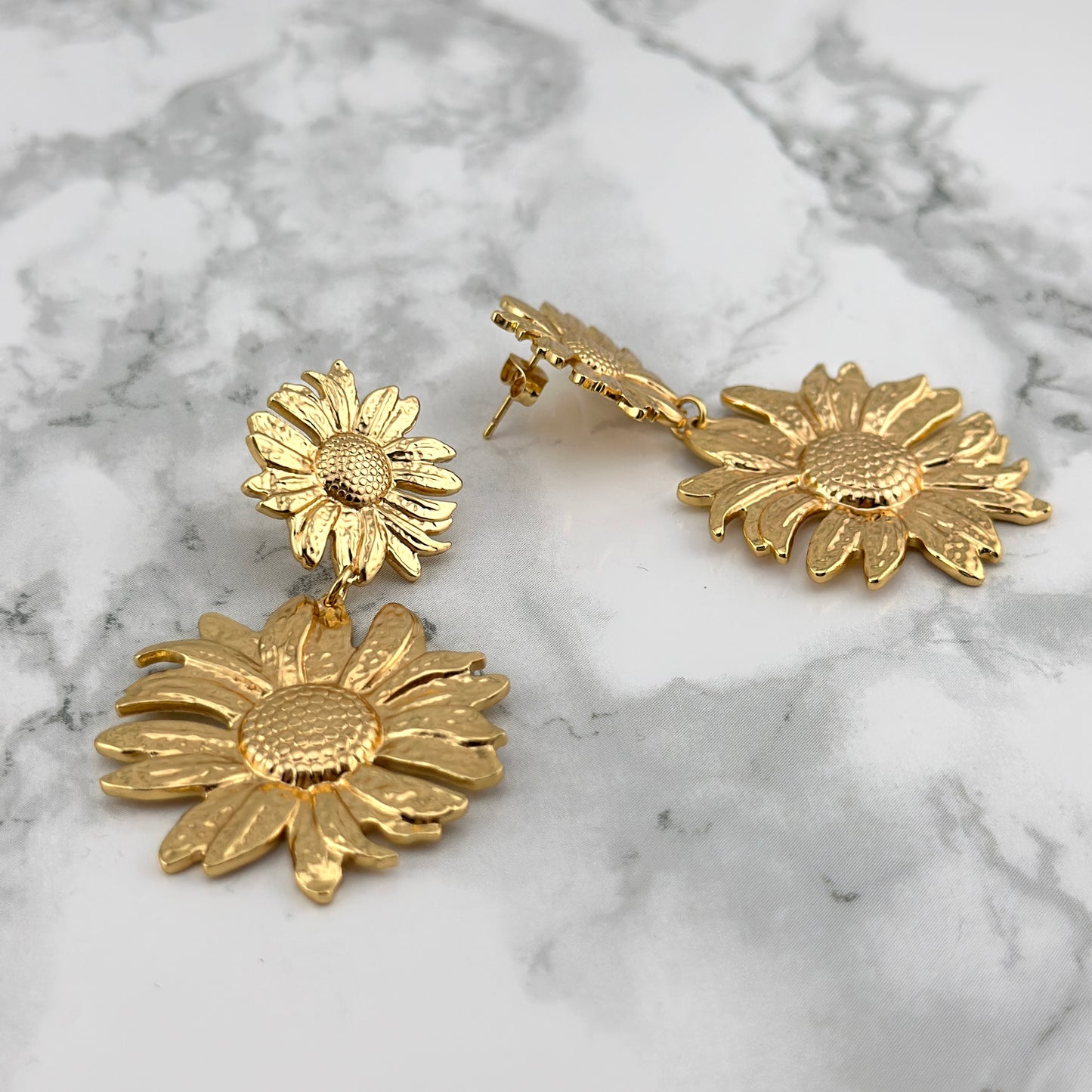 Helianthus studs